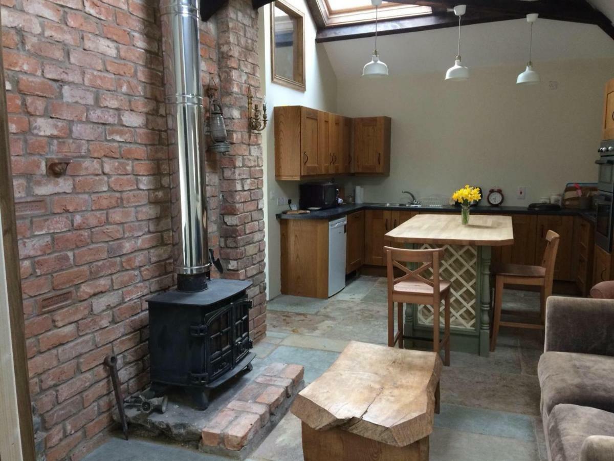 Tracey'S Farmhouse Cottage Belfast Bagian luar foto